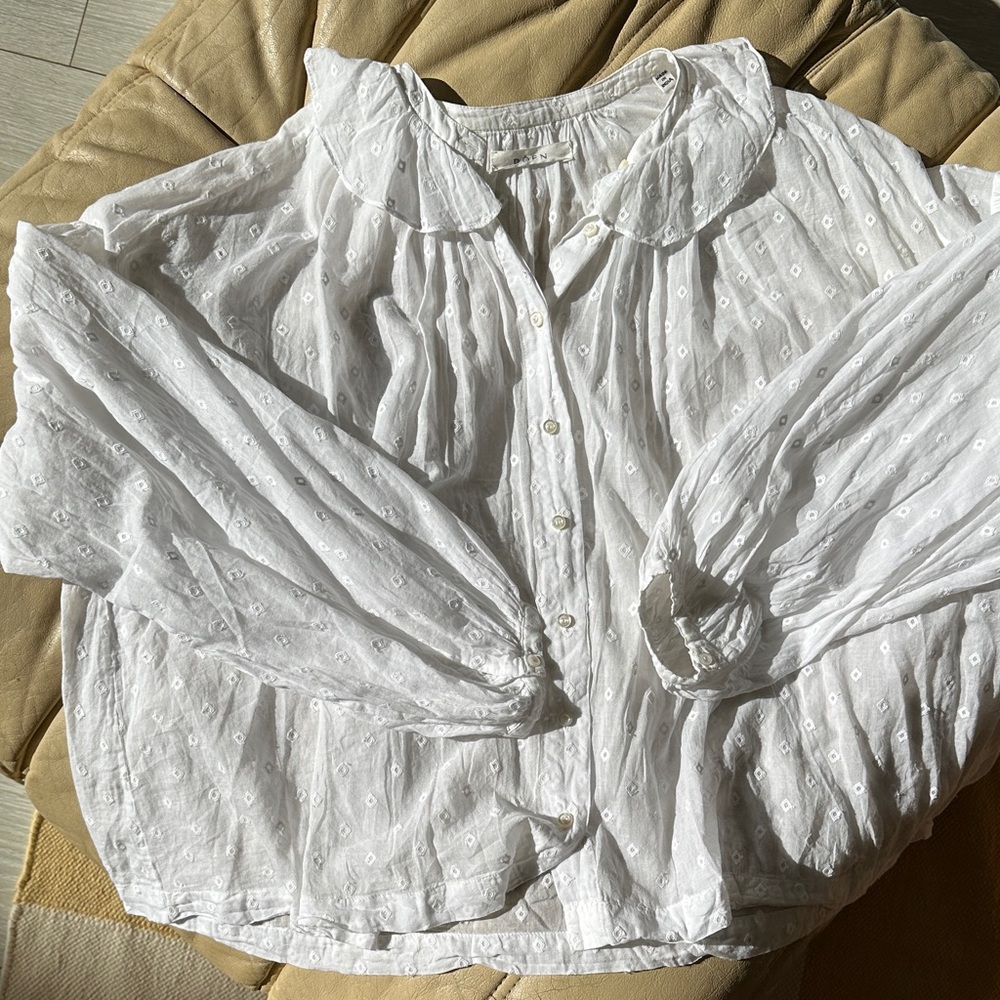 Doen White Blouse with Embroidered Details